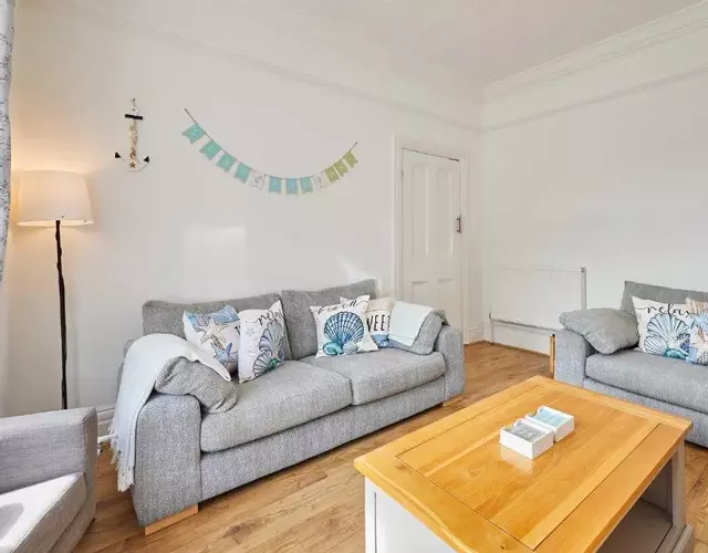 Host & Stay - Seashells