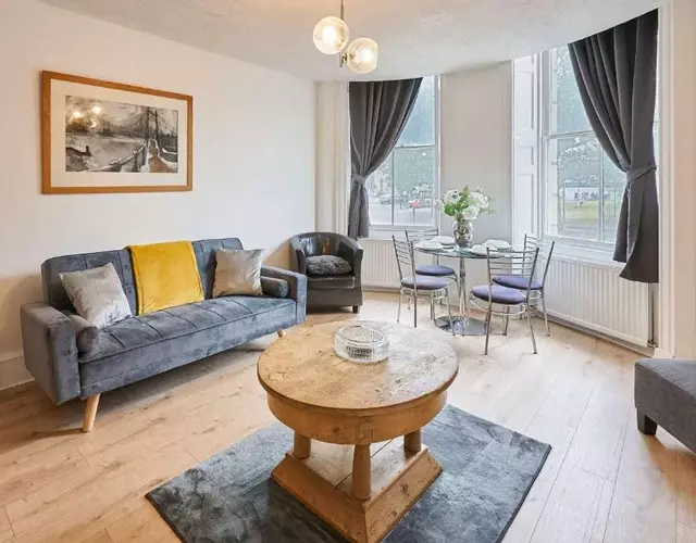 Host & Stay - Grand Parade Apartment