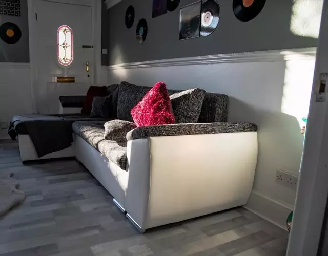 BV Classic 2 Bedroom At Leeds Road Huddersfield Perfect For Contractors