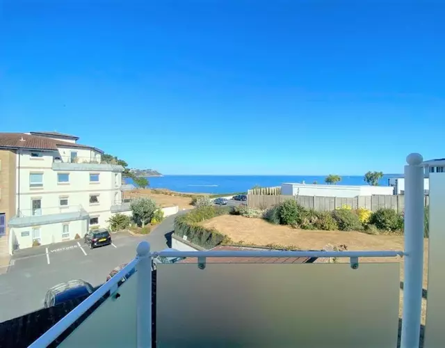 Cliff Court Apartments