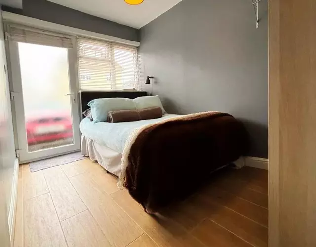Shirley Apartments, Cozy Studio, Self Check in, 10 min Drive to City Centre, Walking to Redbridge Train Station