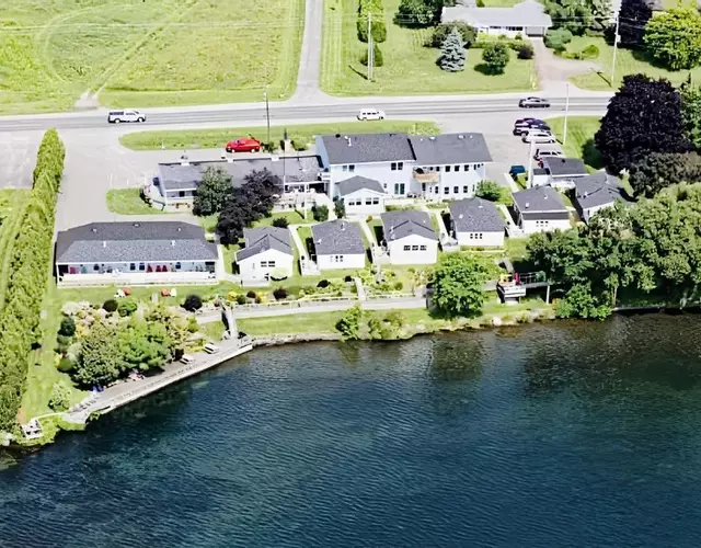 Dewar's Inn and Cottages