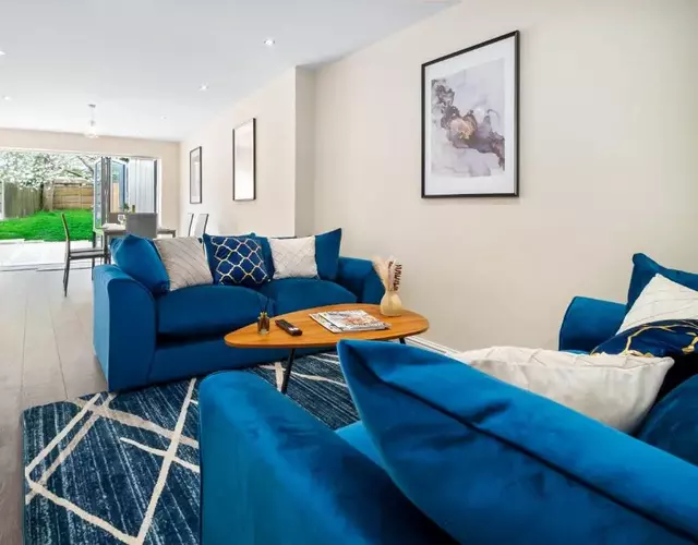 Stylish 4 Bedroom House - Harborne - Top Rated - Parking - Garden - 6CO