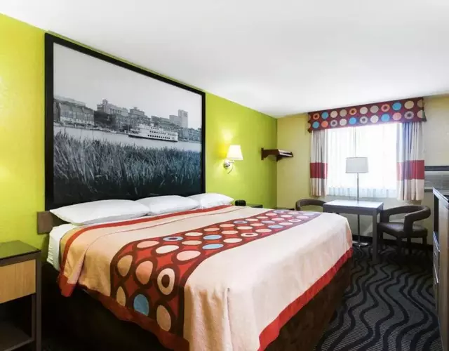 Super 8 by Wyndham Brunswick/St Simons Island Area