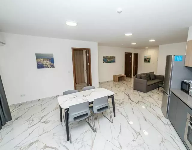 Modern 2-Bedroom Apartment with Terrace - by HostMT