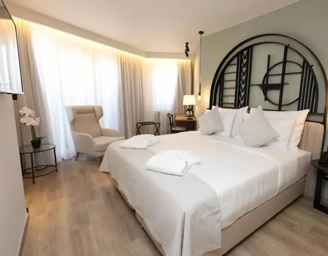 Hotel Opera by Zeus International