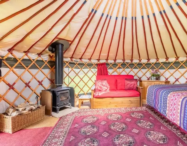 Cosy-Hilltop-Yurt-StunningViews-Nature-HotTub