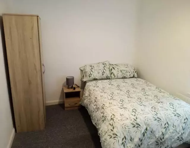Double-bed (H2) close to Burnley city centre