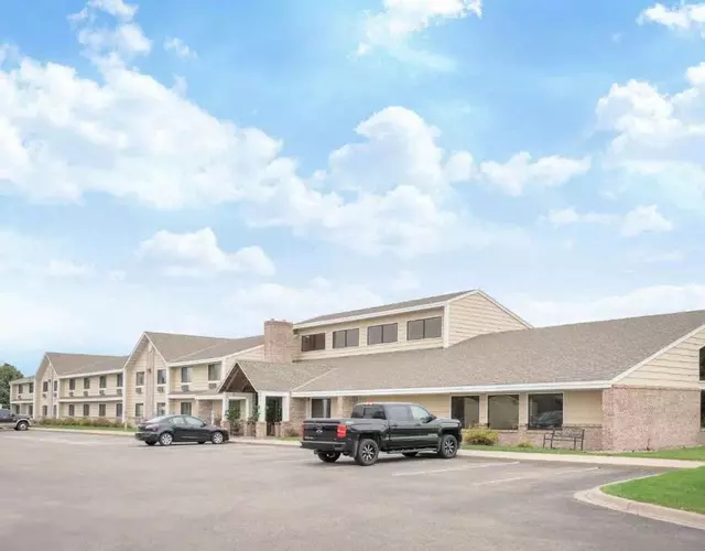 Baymont by Wyndham Lakeville