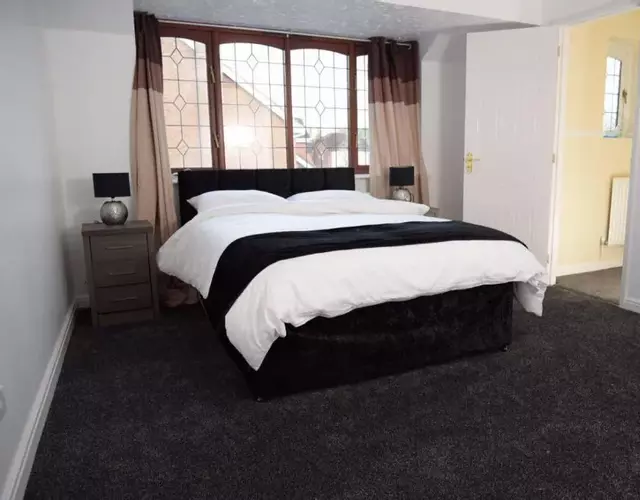 The Kyoto House - Four Spacious Cosy Bedrooms I Netflix & Large Rooms