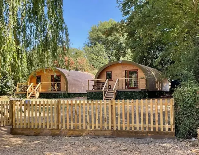 Cosy and eco-friendly cabins next to 16th century pub