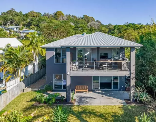 Corker in Suffolk Park - Belle Escapes Byron Bay
