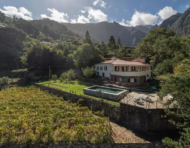 Casas do Lanço by An Island Apart