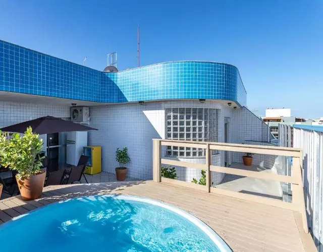 Cobertura de alto padrão com vista para a Praia do Forte
