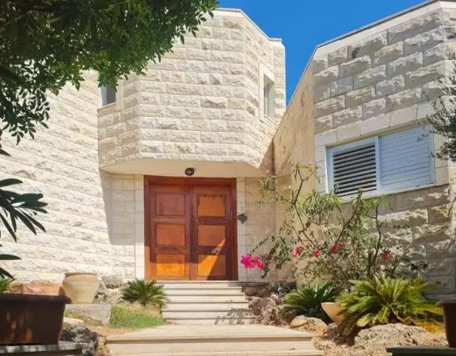 Villa Garden Caesarea