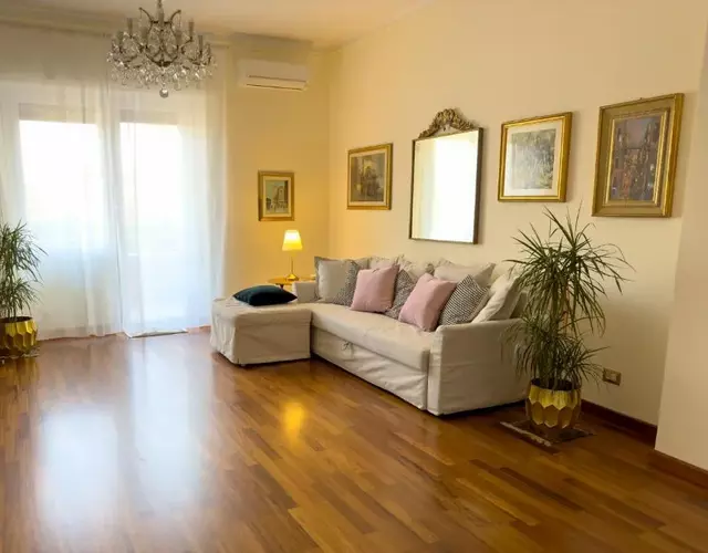 Elegant Apartment in City Center