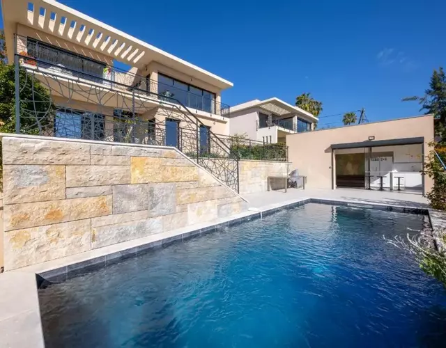 06BK - Superb contemporary sea-view villa