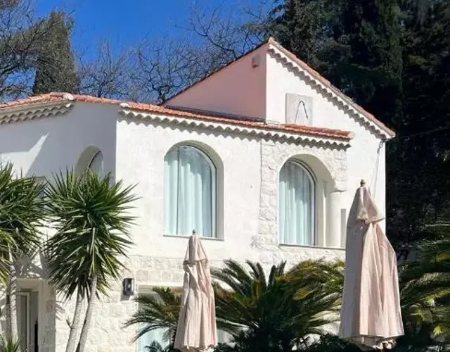 Luxury Riviera Villa* short walk to beach & center