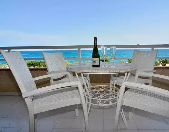 New! Fantastic apartament in front of the sea!