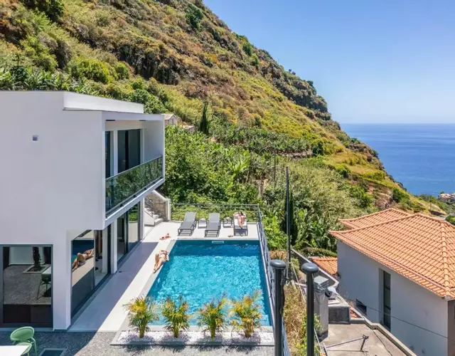 Atlantic Pebble Villa