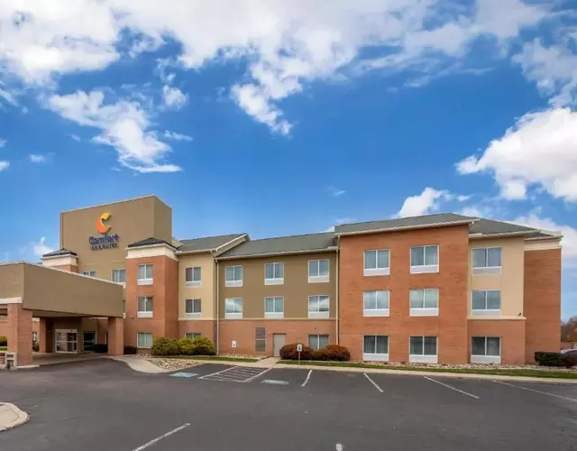 Comfort Inn & Suites Akron South