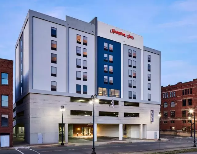 Hampton Inn Massillon