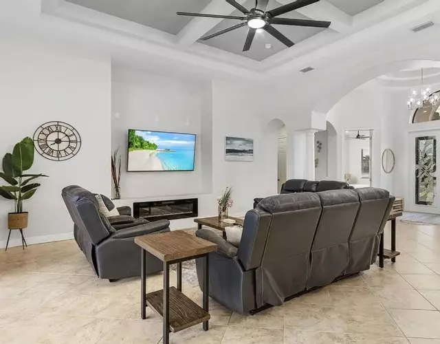 Good Life Family retreat home Gulf access Pool and Spa