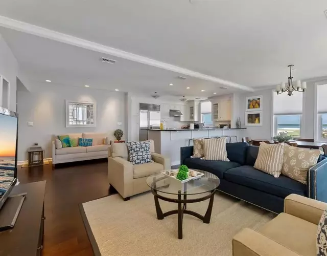 Residence 601 At The Grand