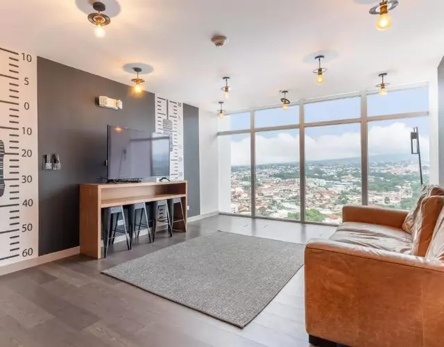 Tropical Vista iFreses, 2nd floor! AC, TV and Pool