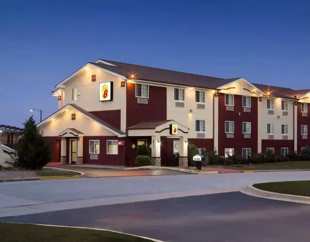 Super 8 by Wyndham Joplin