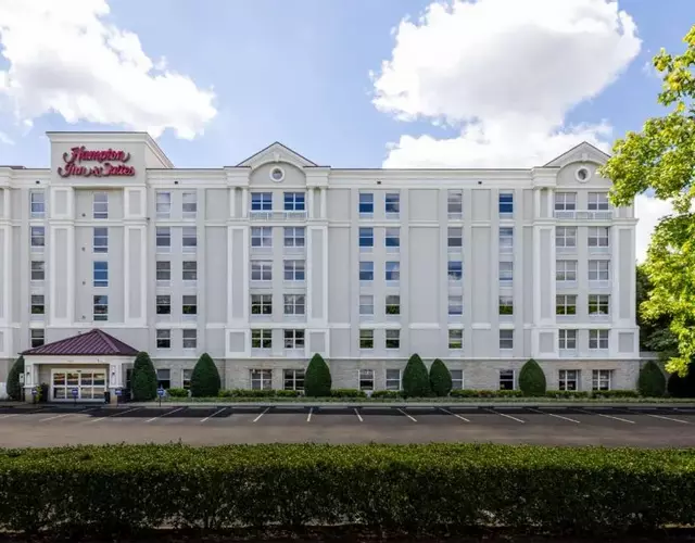 Hampton Inn & Suites Raleigh Cary Lenovo Center