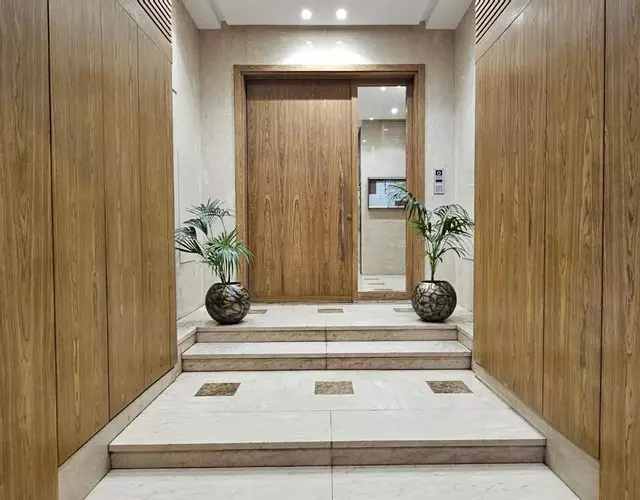 Modern 2BR, 2BA Apartment with Sunny Balcony & Walk-In Closet, Premium Stay in Maârif