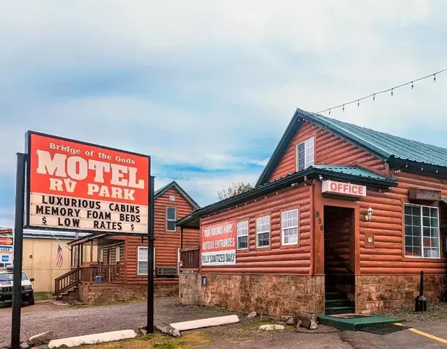 Bridge of The Gods Motel, Cabins & RV Park