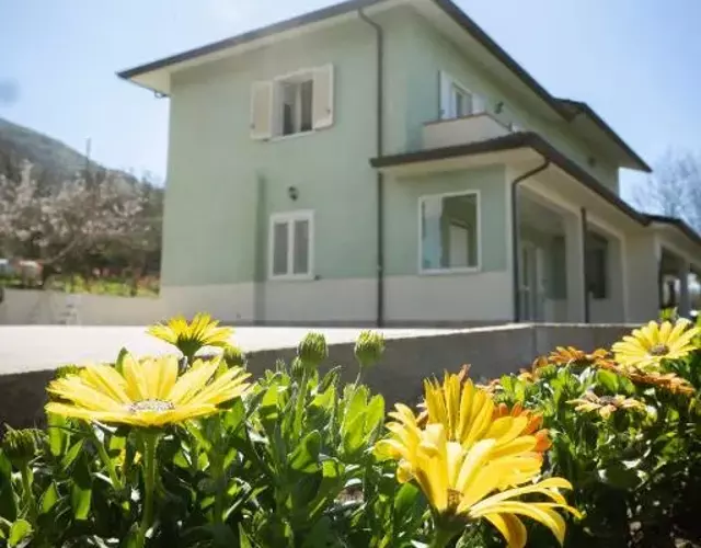 B&B SARDES