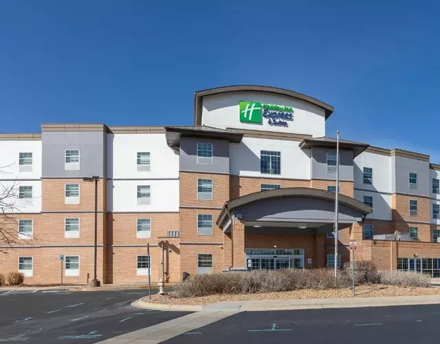 Holiday Inn Express & Suites Englewood - Denver South by IHG