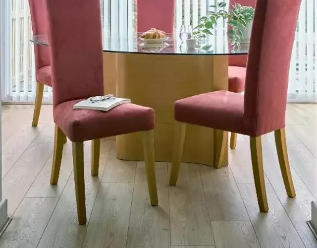 Cosy Nook - 3 Bedroom Retreat with Private Garden, Parking and Media Wall