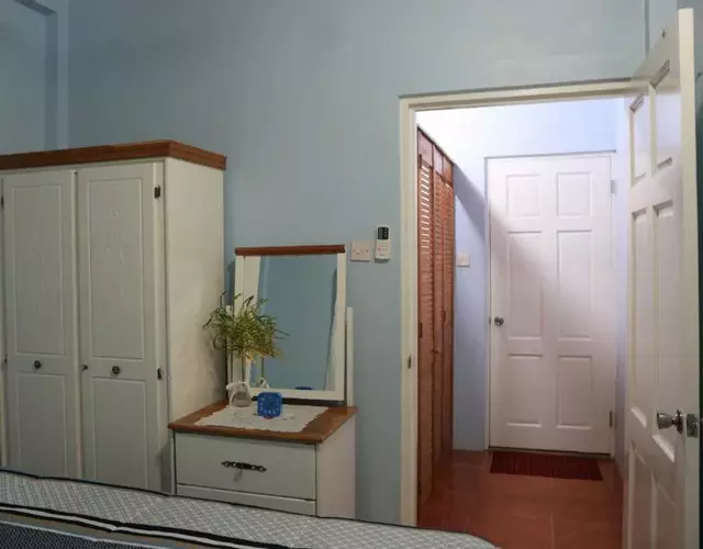 Ocean Views and Hospitable Hosts