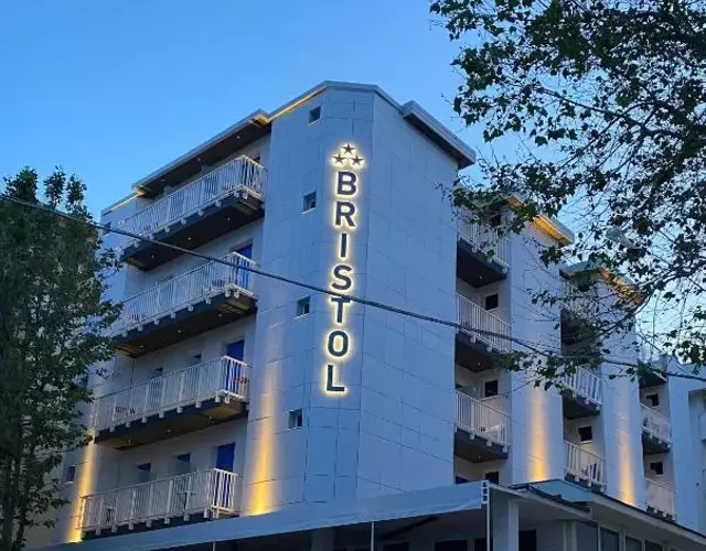 Hotel Bristol - a 30 mt dalla spiaggia