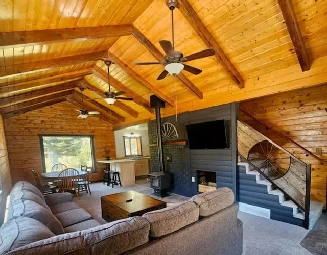 Charming Canyon Cabin