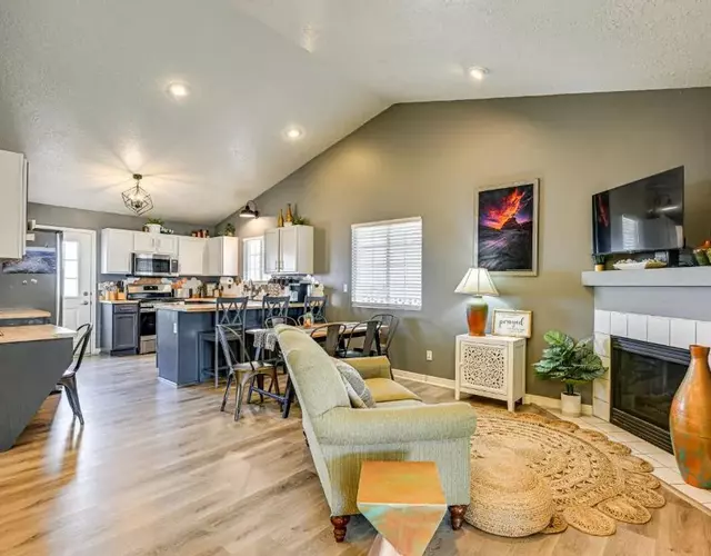 Deck and Mountain Views Cedar City Family Home!