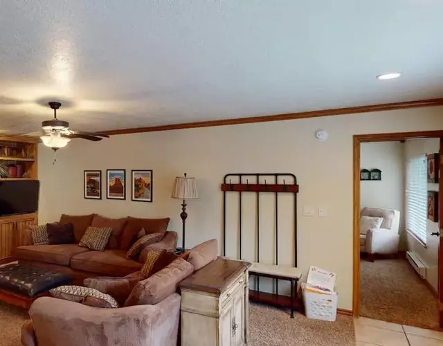 Royal King Suite Pool-Spa Ski-in out Gym, Sauna, Laundry, BBQ