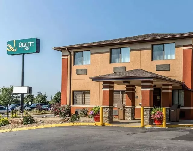 Quality Inn at Collins Road - Cedar Rapids
