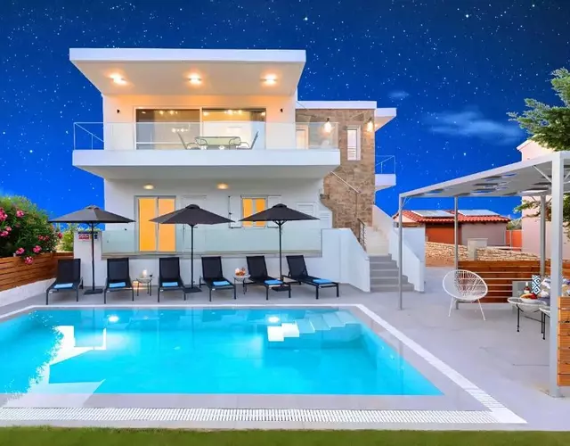 Luminosa Luxury Villa