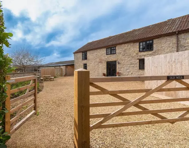 Somerset Country Escape - Luxury barns with hot tubs