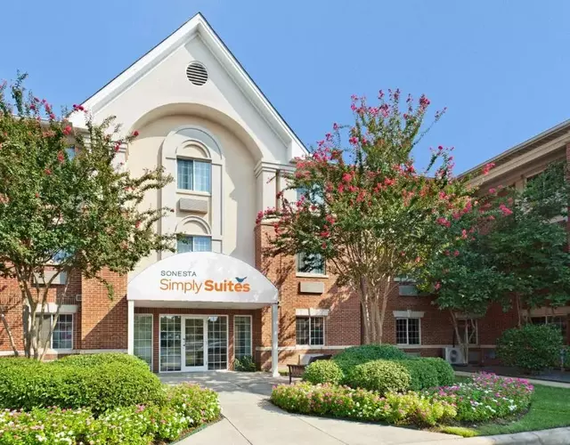 Sonesta Simply Suites Charlotte University