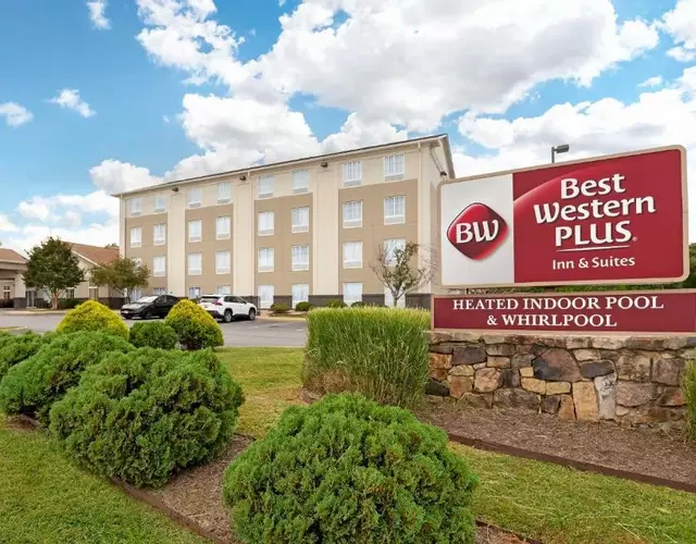 Best Western Plus Crossroads Inn & Suites