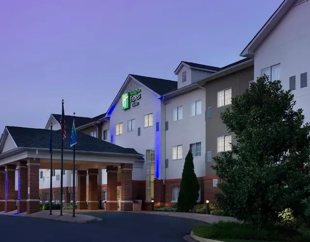 Holiday Inn Express & Suites Charlottesville - Ruckersville by IHG