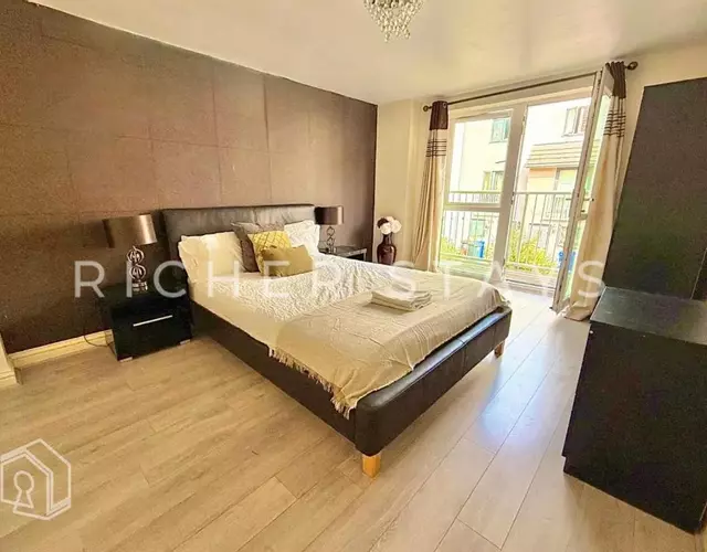 Modern 4BR Home in Grays