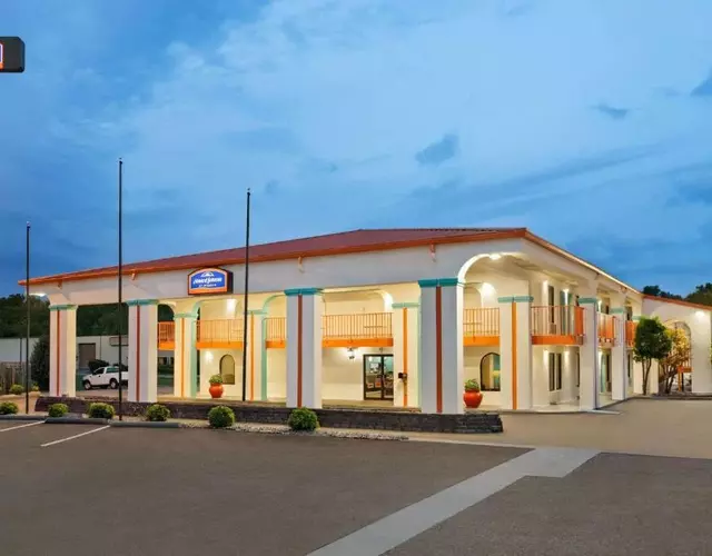 Howard Johnson by Wyndham Chattanooga Lookout Mountain I-24