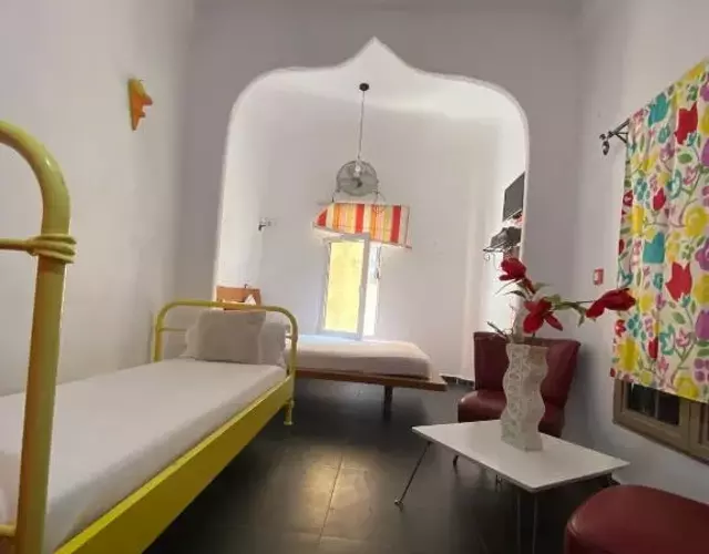 Hostal Valencia - private room with bathroom